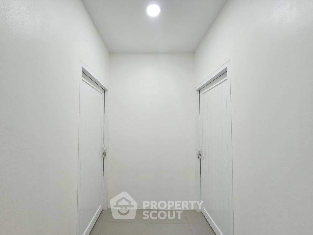 picture 2-BR Townhouse in Khlong Kum (ID 1750035) - 7/13