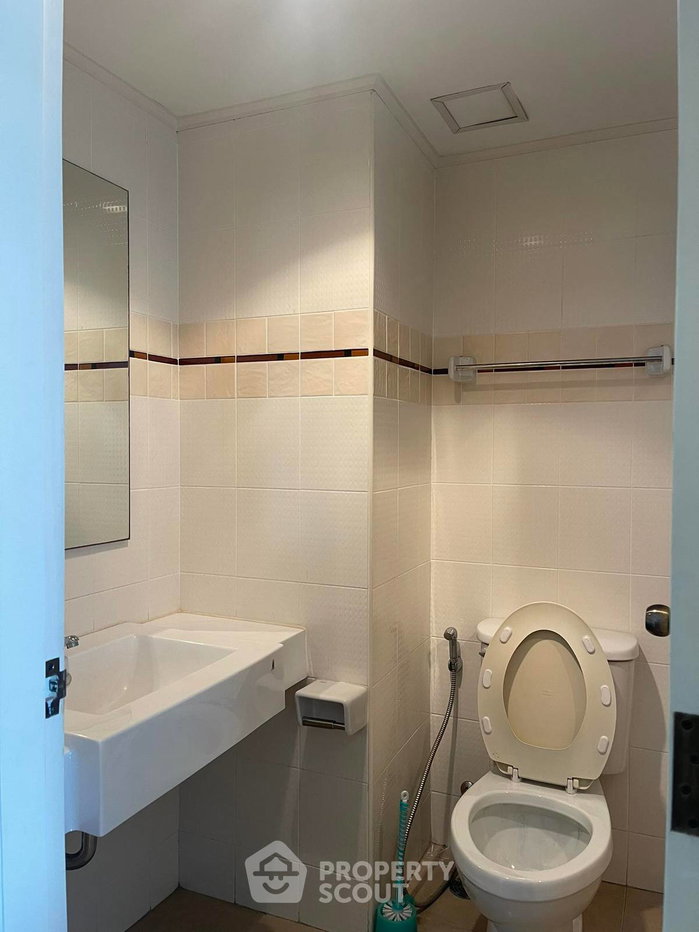 picture 1-BR Condo at Lumpini Place Narathiwat-Chaopraya close to Phra Ram 3 (ID 1086746) - 10/11