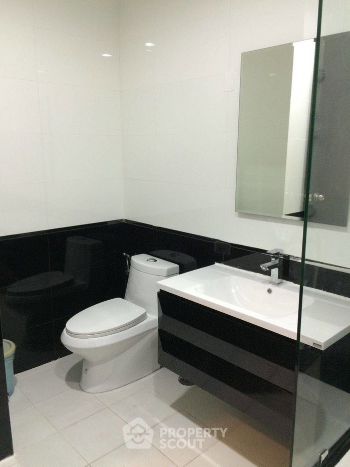 รูป คอนโด 1-ห้องนอน ที่ ซิตี้ สมาร์ท สุขุมวิท18 ใกล้ BTS อโศก (ID 943245) - รูปที่ 3/8