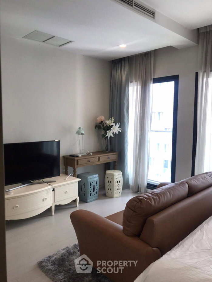 picture 1-BR Condo at Noble Ploenchit near BTS Phloen Chit (ID 2358728) - 4/12