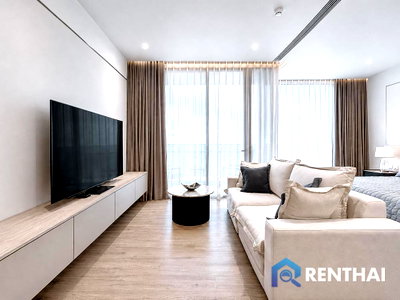 Condos for sale : Arom Wongamat - 1 Bedroom Luxury Residence with Sea View | 11,990,000 Thb