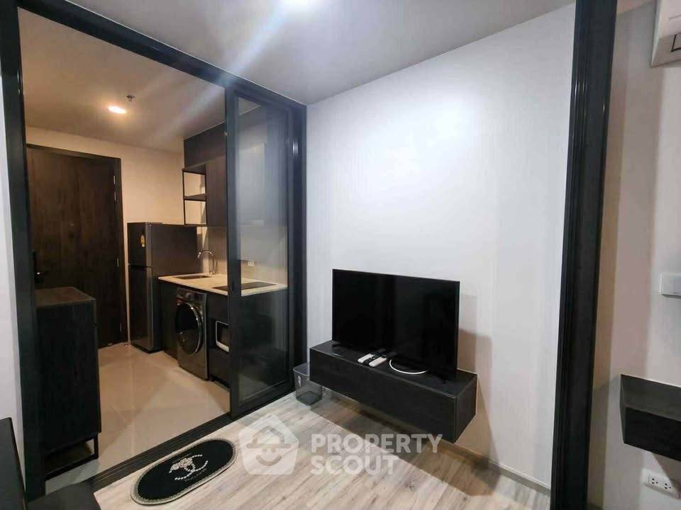 picture 1-BR Condo at XT Huaikhwang near MRT Huai Khwang (ID 2372226) - 2/11