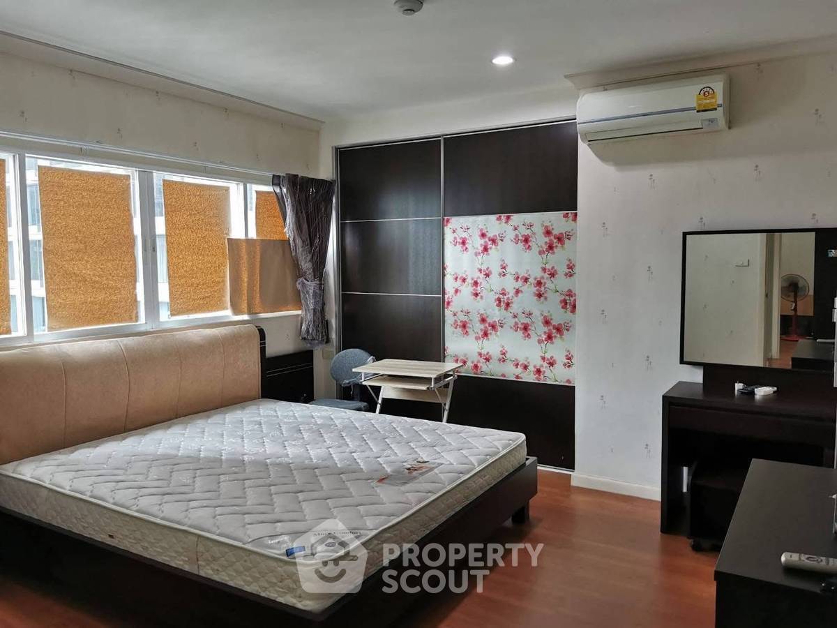 picture 2-BR Condo at Grand Park View Asoke near MRT Sukhumvit (ID 2338181) - 5/10