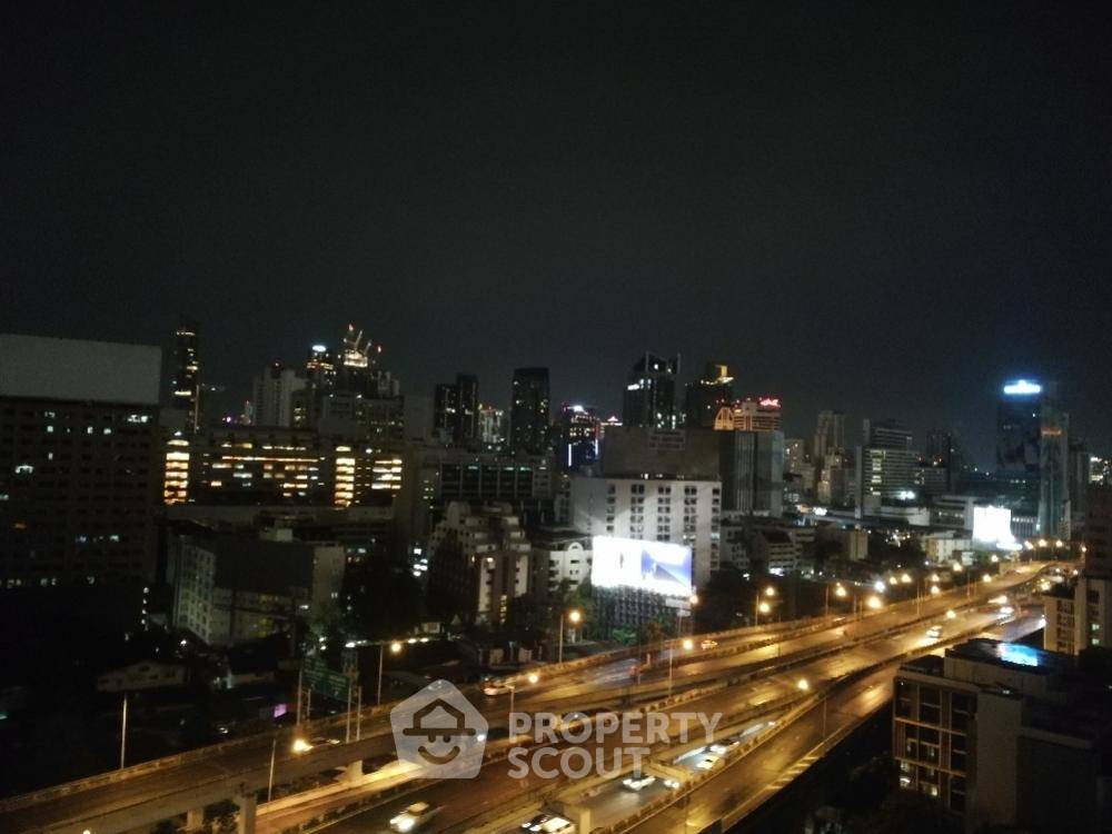 picture High-Floor 1-BR Condo, Life One Wireless, 18th Floor Near BTS Phloen Chit (ID 403224) - 15/18