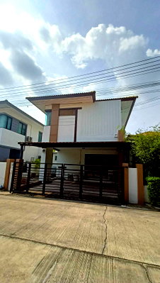 Houses for sale Tesco Lotus Lam Luk Ka Khlong 6 : Large detached house for sale, spacious 57.8 sq.wa., prime location at the beginning of the project! Piyasap Village, Rangsit Klong 10 