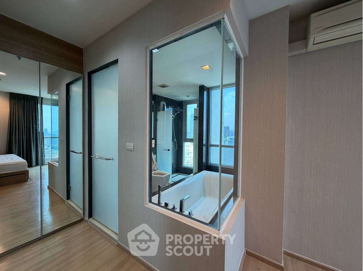 รูป คอนโด 2-ห้องนอน ที่ ริธึ่ม สาทร ใกล้ BTS สะพานตากสิน (ID 2723471) - รูปที่ 6/11