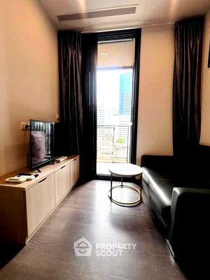 Condos for sale : 1-BR Condo For Sale At Oka Haus Sukhumvit 36 Near BTS Thong Lor (ID 2913220)