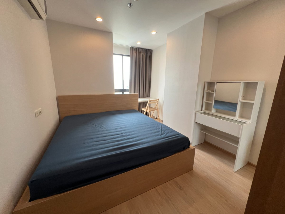 picture IDEO Sathorn-Thaphra | High floor, corner unit, fully furnished with washing machine. - 3/6