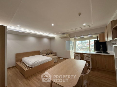 คอนโด 1-ห้องนอน ที่ ฟลอเลส สาทร เรสซิเด้นซ์ ใกล้ BTS สุรศักดิ์ (ID 1929746)