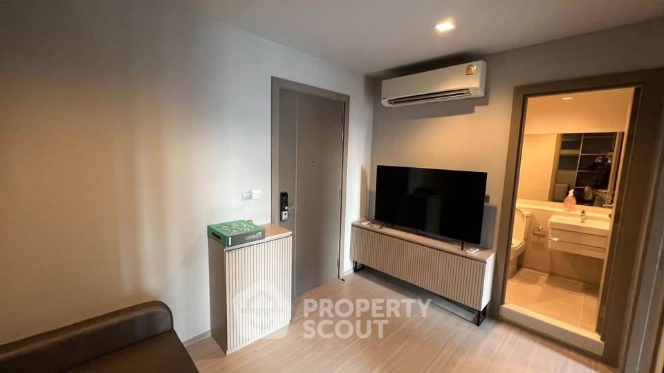 picture 1-BR Condo at Life Asoke - Rama 9 near MRT Phra Ram 9 (ID 2560915) - 3/12