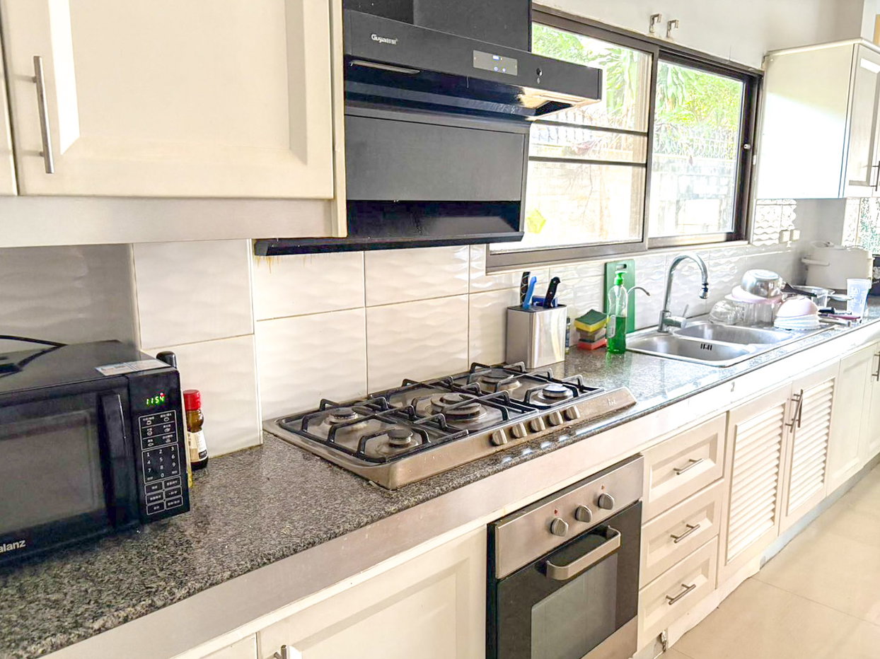 picture Jomtien Beach Pattaya Luxury Pool Villa for Rent - 7/11