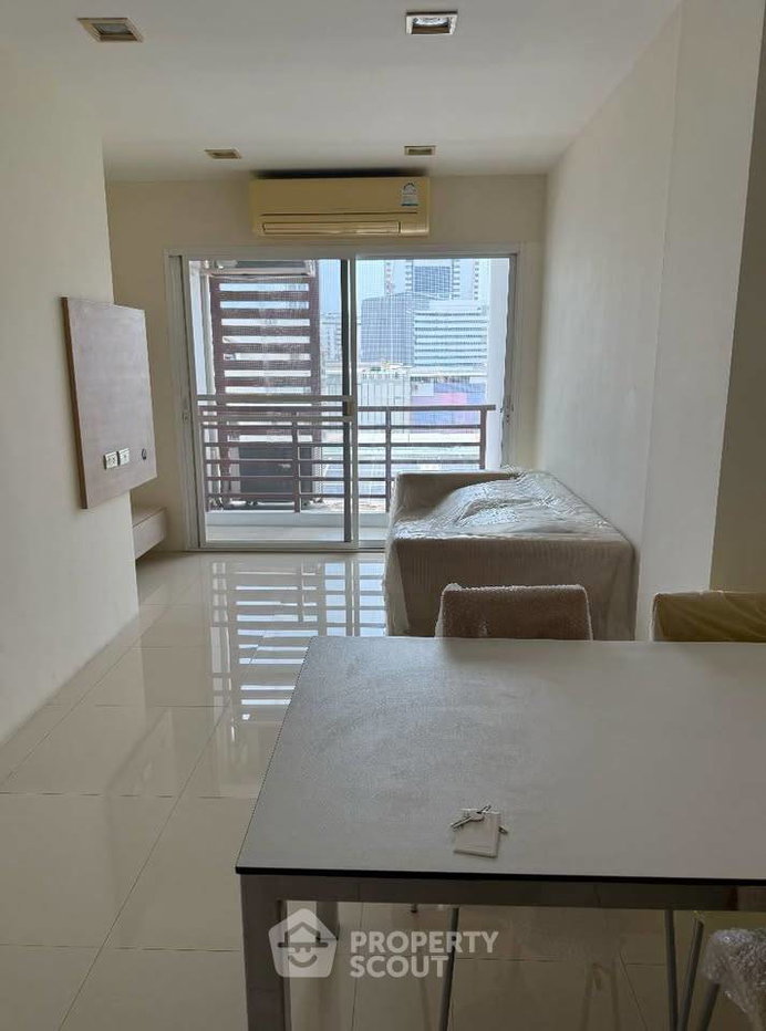 picture 2-BR Condo at Supreme Condo Ratchawithi 3 near BTS Victory Monument (ID 2440821) - 10/10