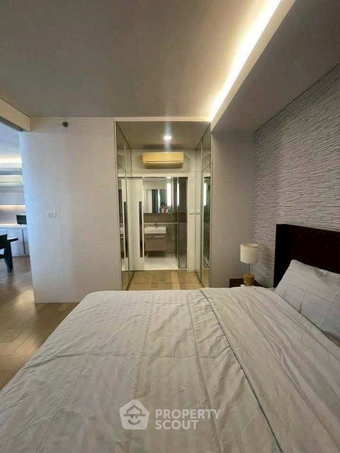 picture Studio Condo at Mode Sukhumvit 61 near BTS Ekkamai (ID 2936204) - 4/17