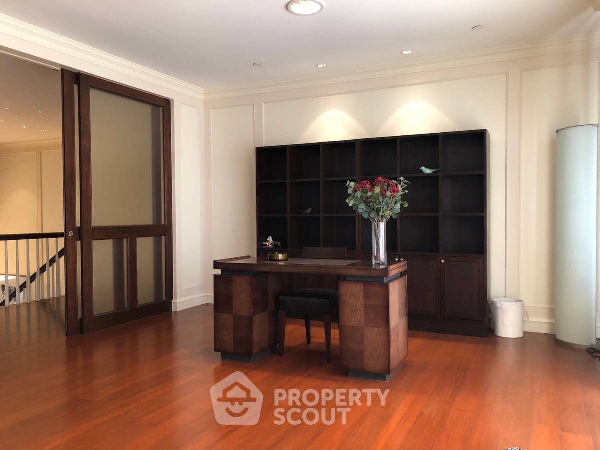 picture 4-BR Condo at Las Colinas near BTS Asok (ID 566147) - 28/40