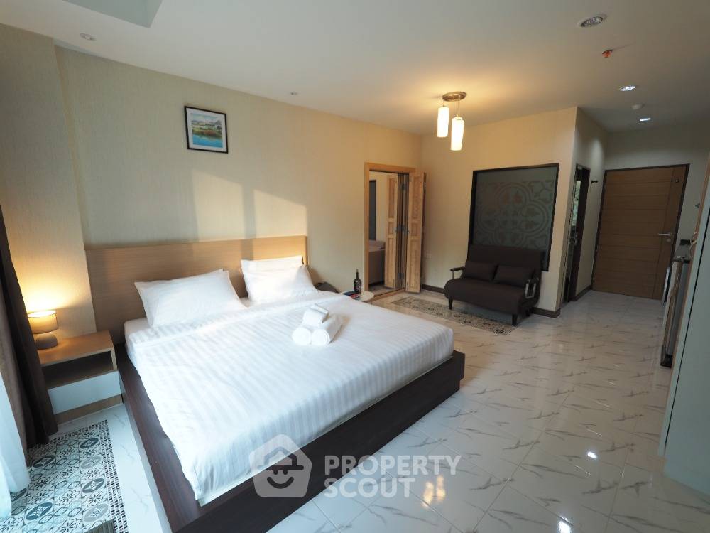 picture 1-BR Condo at The Naithon Condominium close to Naithon (ID 819623) - 10/22