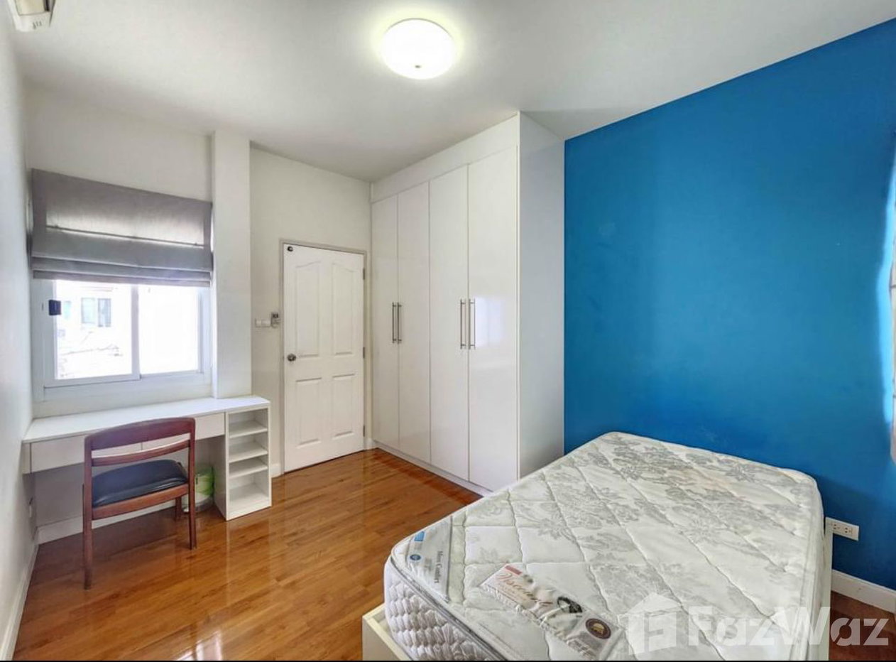 picture 4 bedrooms, 3 bathrooms Near Future Orange Line BTS 1857206 - 11/20