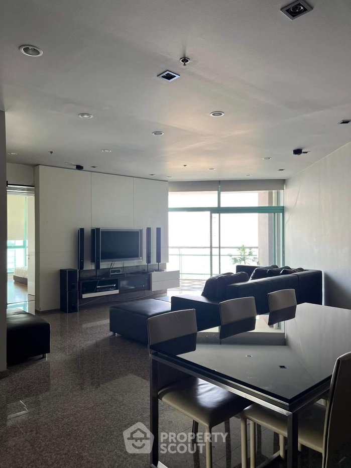 picture 2-BR Condo at Chatrium Riverside Condominium near BTS Saphan Taksin (ID 1429538) - 1/7