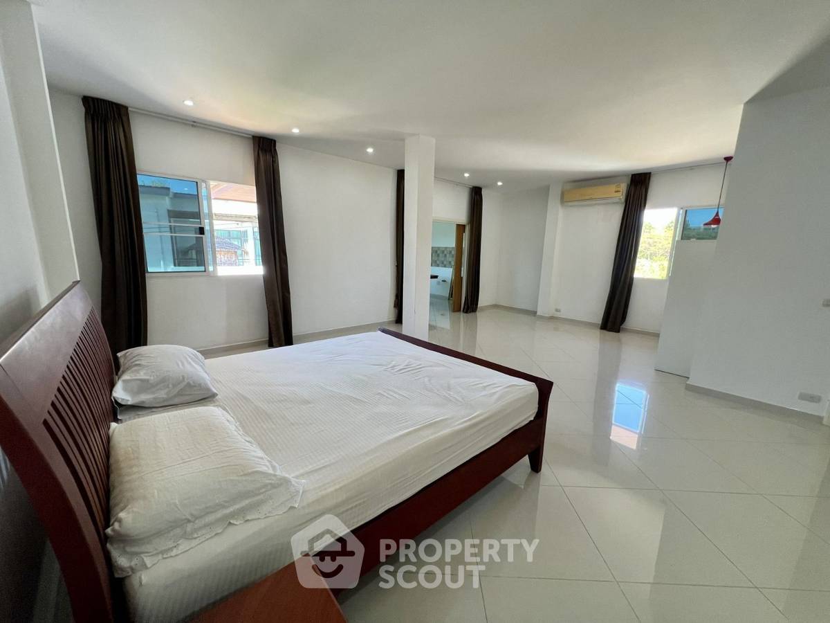 picture 7-BR Villa close to Pattaya (ID 2958147) - 3/11