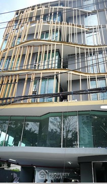 1-BR Condo at The Teak Sukhumvit 39 near BTS Phrom Phong (ID 2415265)