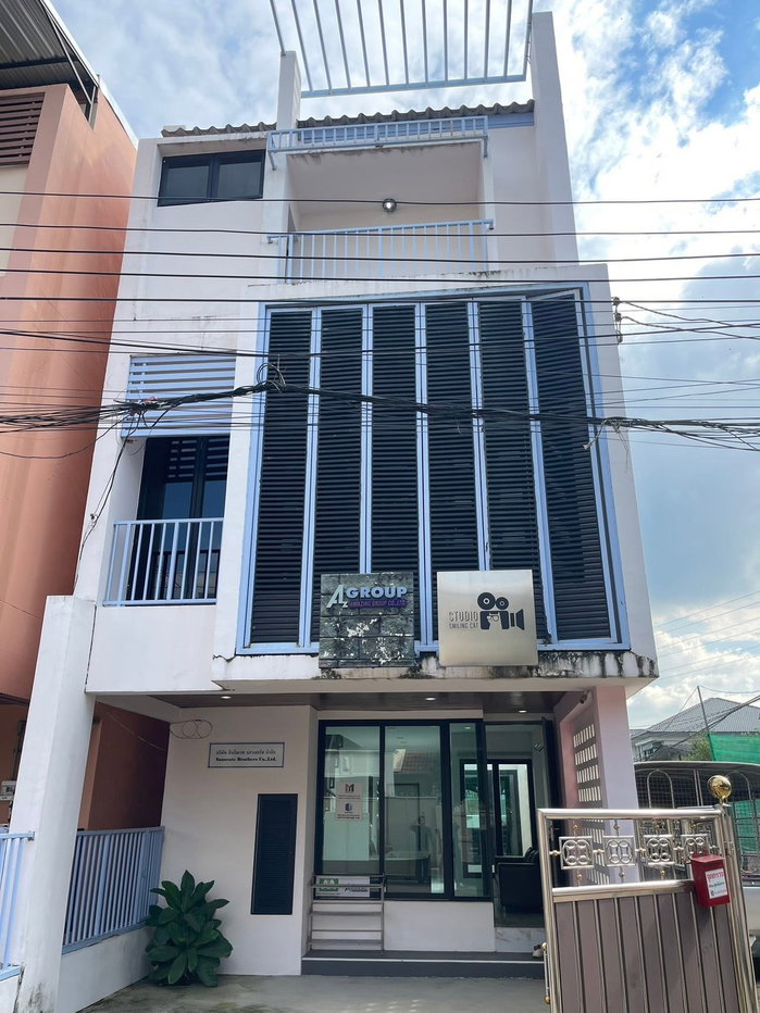 รูป 🔥 ขายด่วน! ทาวน์โฮม 3 ชั้น หลังมุม ทำเลทอง ลาดพร้าว 18 แยก 4 🔥 | MRT 700 ม. | Home Office ได้ | มีห้อง Studio - รูปที่ 2/22