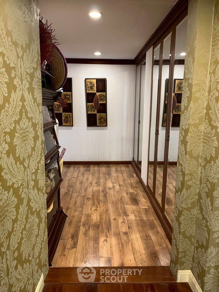 รูป คอนโด 7-ห้องนอน ที่ นาวิน คอร์ท คอนโดมิเนียม ใกล้ BTS เพลินจิต (ID 2868663) - รูปที่ 3/21