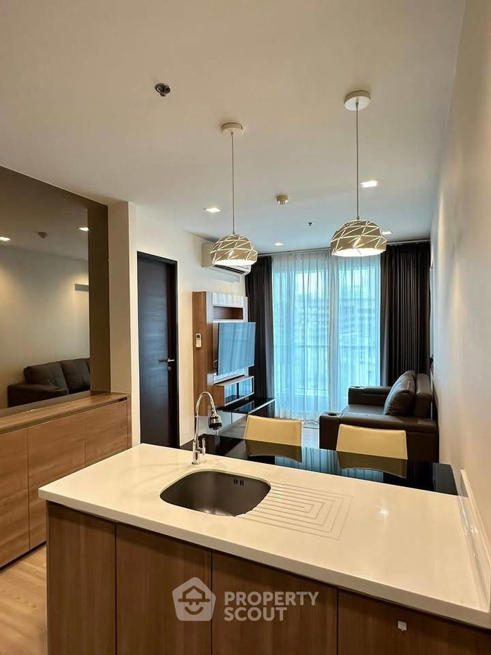 รูป คอนโด 1-ห้องนอน ที่ ริธึ่ม สาทร ใกล้ BTS สะพานตากสิน (ID 2775064) - รูปที่ 2/8