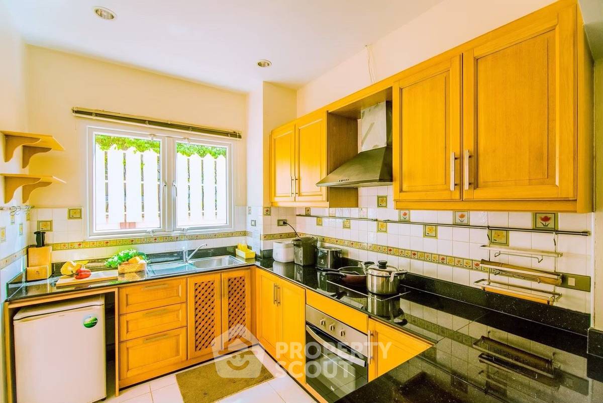 รูป วิลล่า 4-ห้องนอน ที่ บ้านฟ้าริมหาด ใกล้ เมืองพัทยา (ID 2155352) - รูปที่ 4/12