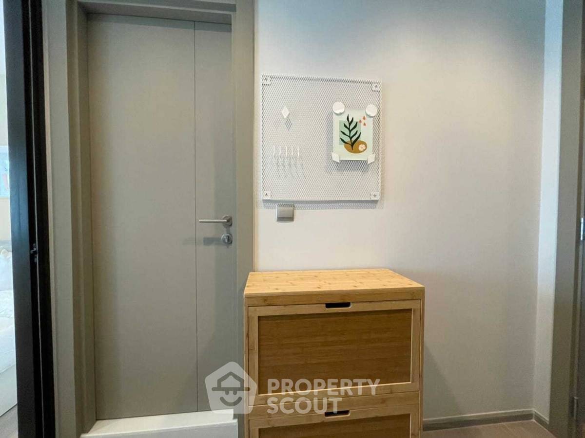 picture Studio Condo at Life Asoke - Rama 9 near MRT Phra Ram 9 (ID 2401744) - 9/16