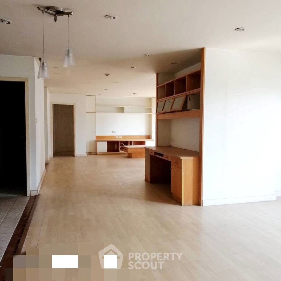 รูป คอนโด 3-ห้องนอน ที่ อารีย์ เพลส สุขุมวิท 26 ใกล้ BTS พร้อมพงษ์ (ID 2823477) - รูปที่ 30/40
