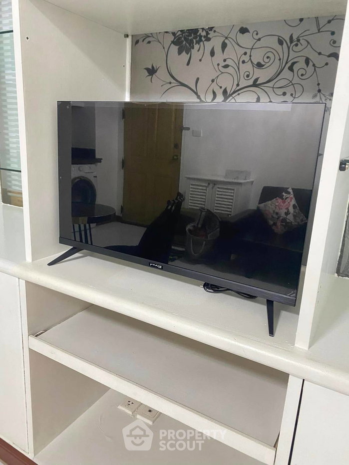 picture 1-BR Condo at Rin House Condominium near MRT Sukhumvit (ID 2041831) - 13/18