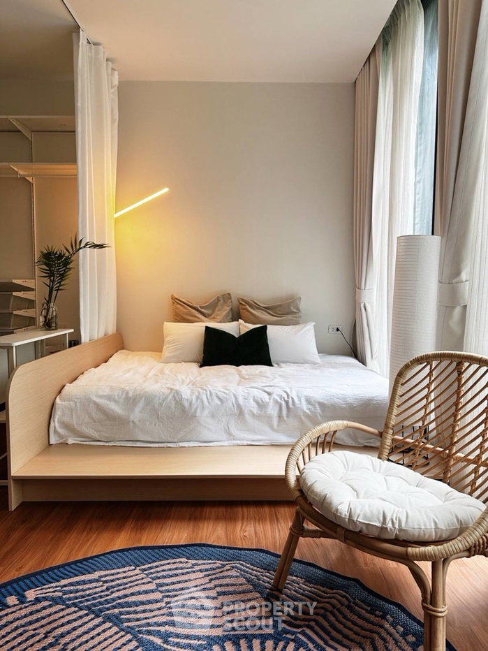 picture Studio Condo at Noble Ploenchit near BTS Phloen Chit (ID 2532611) - 8/14
