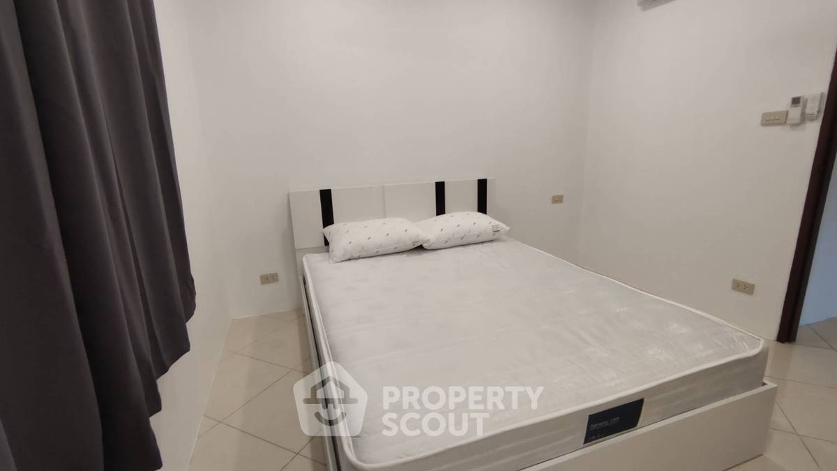 picture 3-BR Condo at Nordic Park Hill close to Phratamnak (ID 1798402) - 11/19