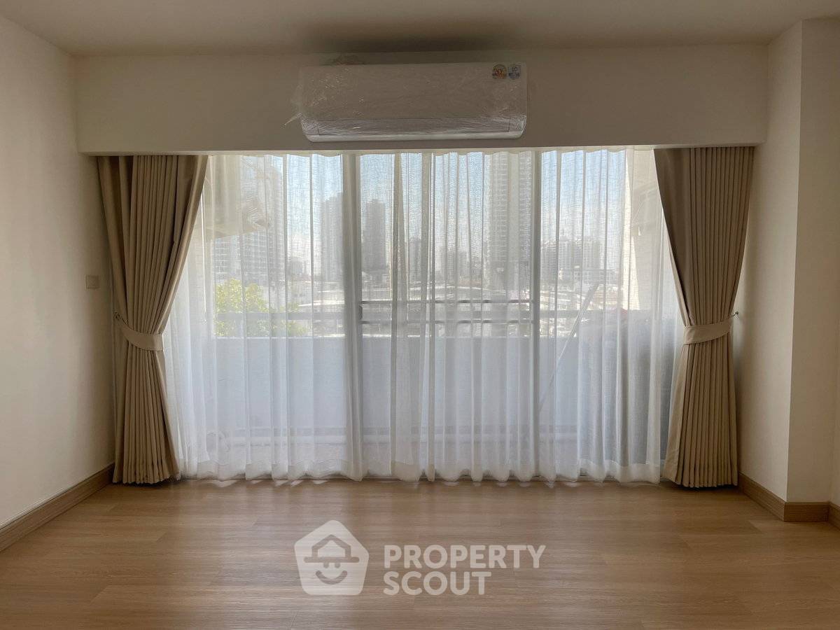 รูป คอนโด 1-ห้องนอน ที่ ดิ เอ็กซ์คิวทีฟ รีเจนท์ ใน ช่องนนทรี (ID 2813109) - รูปที่ 2/11