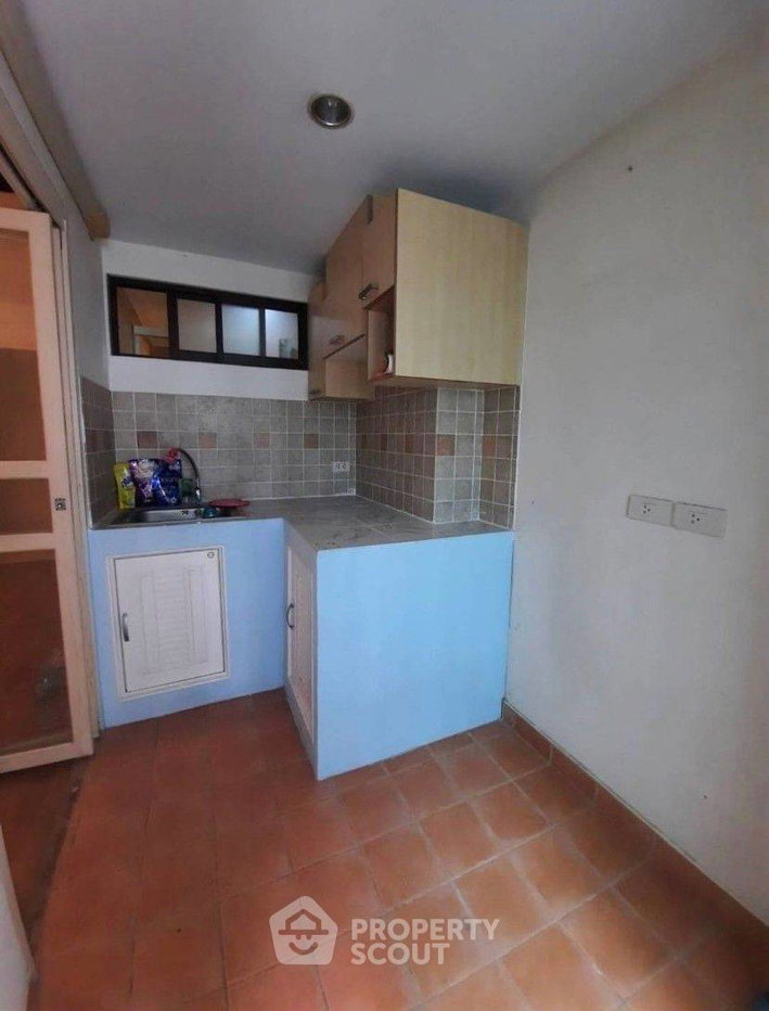 picture 1-BR Condo at Lumpini Place Narathiwas Ratchanakarin in Chong Nonsi (ID 1166230) - 4/9