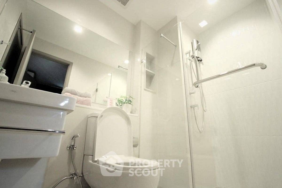 รูป คอนโด 1 ห้องนอน 35 ตร.ม. ชั้นสูง 40 ที่ Life Asoke - Rama 9 ใกล้ MRT พร?พระราม 9 (300 ม.) (ID 894442) - รูปที่ 3/4