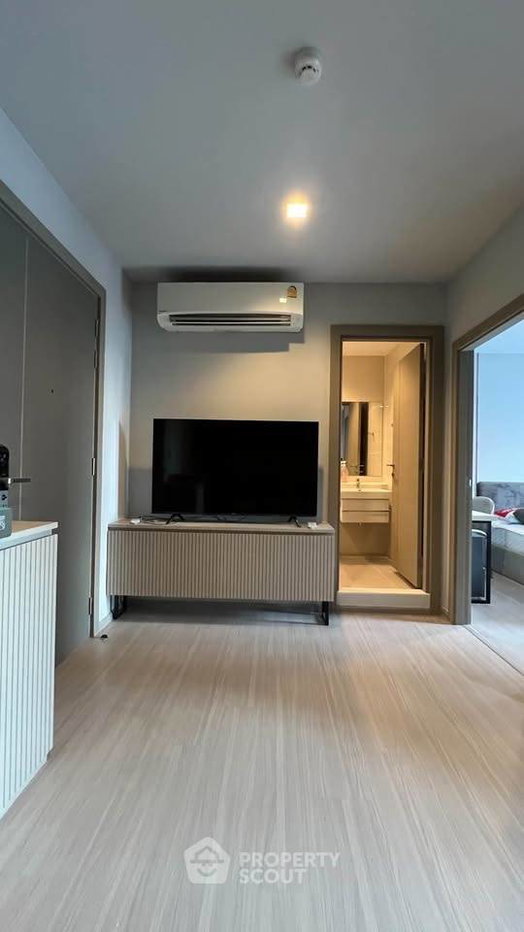 picture 1-BR Condo at Life Asoke - Rama 9 near MRT Phra Ram 9 (ID 2560915) - 4/12
