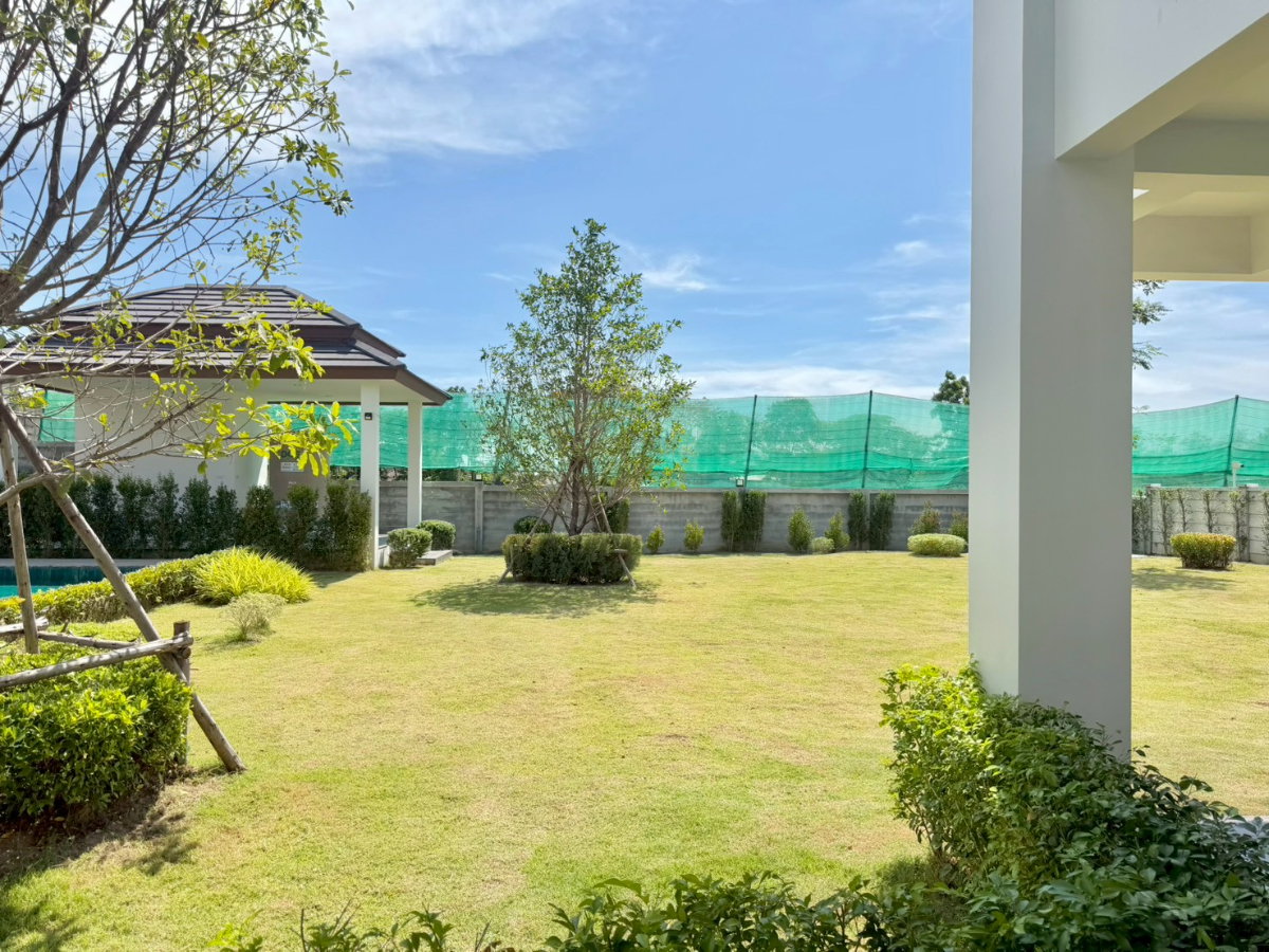 รูป 🌳🏠 ขายบ้านเดี่ยวหรูสไตล์ Modern Tropical พร้อมสวนกว้างและสระว่ายน้ำส่วนตัว - รูปที่ 5/42