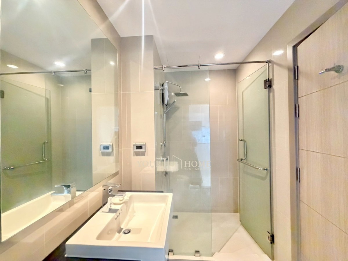 picture The Symphony Condo on private beach: 1 bed, area 40 sq m, ready to move in - 17/18