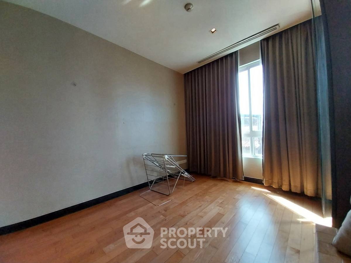 รูป คอนโด 2-ห้องนอน ที่ เดอะล็อฟท์ เย็นอากาศ คอนโดมิเนียม ใน ช่องนนทรี (ID 2439619) - รูปที่ 10/18