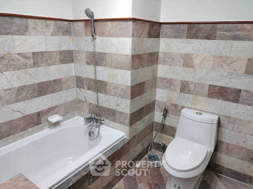 picture Studio Condo at Sukhumvit Suite near BTS Nana (ID 2791942) - 8/8
