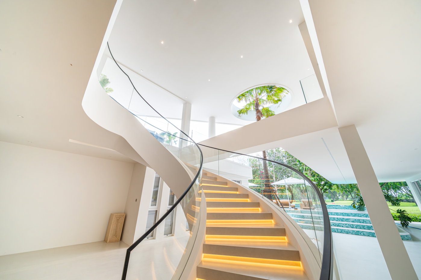 รูป Luxury Golf Course Pool Villa for Sale Huay Yai East Pattaya - รูปที่ 5/27