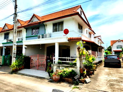 ทาวน์โฮม ม.เกษตรศาสตร์ ศรีราชา : ขายทาวน์เฮ้าส์มือสอง หลังมุม หมู่บ้านวิลล์เพลสโฮม เก้ากิโล ศรีราชา ชลบุรี 
