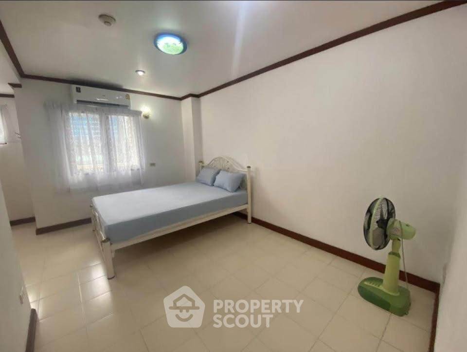 picture 2-BR Condo at Aree Place Sukhumvit 26 near BTS Phrom Phong (ID 2395117) - 4/5