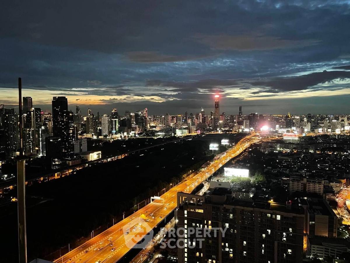 picture 1-BR Condo at Life Asoke - Rama 9 near MRT Phra Ram 9 (ID 1465222) - 14/15