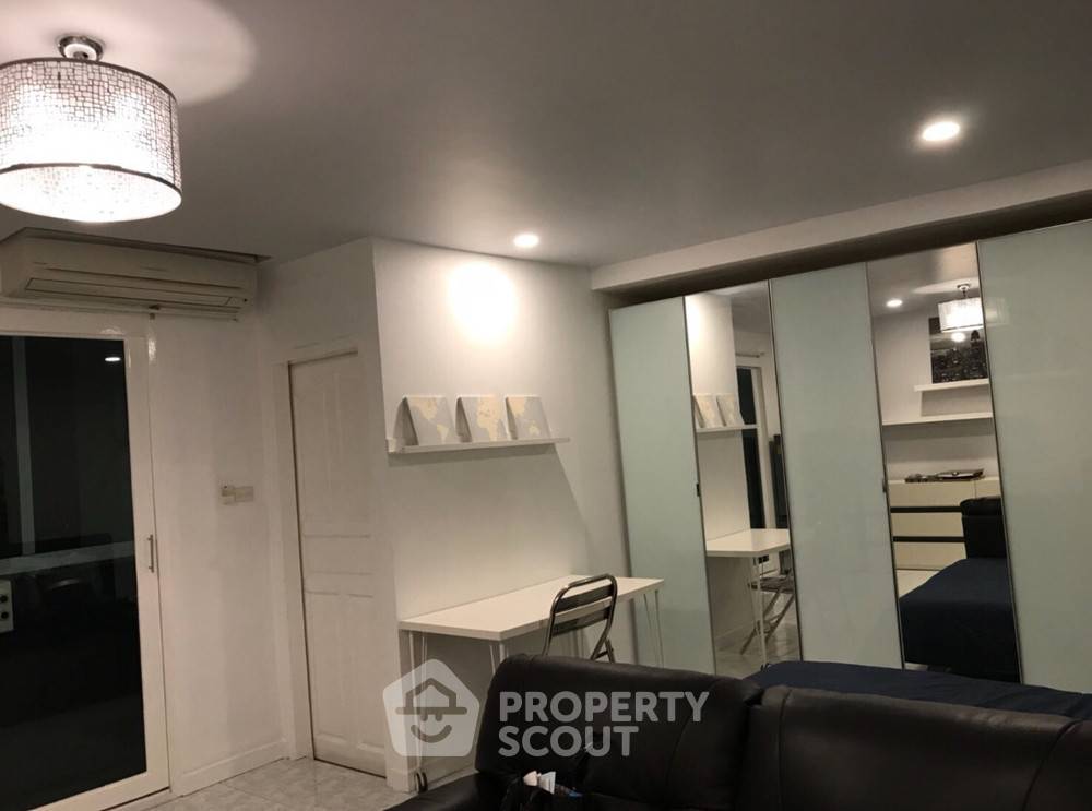 picture 1-BR Condo at 39 Suites near BTS Phrom Phong (ID 372245) - 2/4