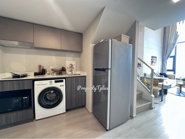 picture 🏡 Live Like You’re in a House with This Rare 2-Storey Vertiplex Unit! - 2/6