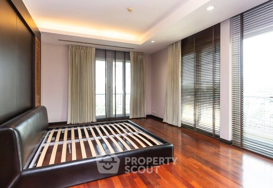 picture 3-BR Condo at Supreme Garden Condominium near MRT Lumphini (ID 2873909) - 4/9