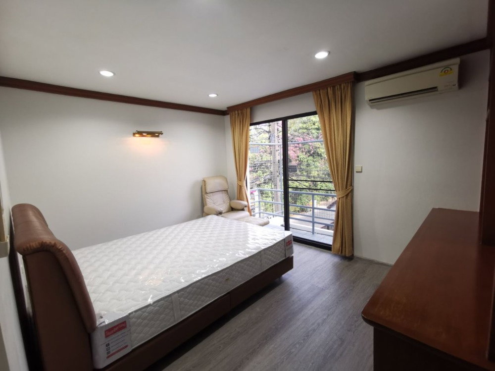 รูป 🏡✨ ให้เช่าทาวน์โฮม 3 ชั้น รีโนเวทใหม่ พร้อมอยู่ — ปรีดีพนมยงค์ 26 (สุขุมวิท 71) 📍 ทำเลใจกลางเมือง ใกล้ BTS พระโขนง | เอกมัย | ทองหล่อ - รูปที่ 5/17