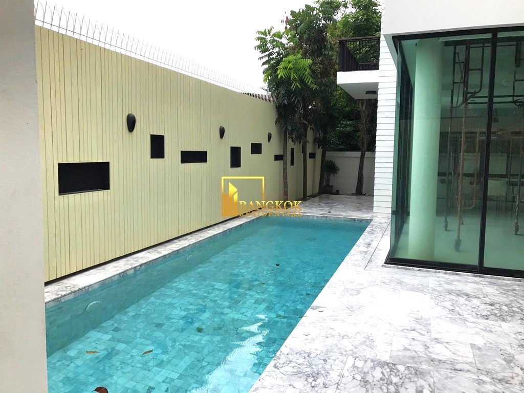 รูป Baan Charn Issara | Impressive 4 Bedroom House With Pool - BR8240SH - รูปที่ 2/22