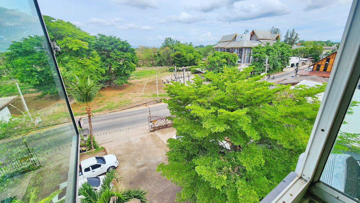 รูป หอพักทำเงิน 58 ห้อง ติดถนนหลัก ติดเซเว่นอีเลเว่น ใกล้เมืองเชียงใหม่ ลงทุนวันนี้ รับกระแสเงินสดต่อได้ทันที ความเสี่ยงต่ำ ทำกำไรระยะยาว - รูปที่ 9/30